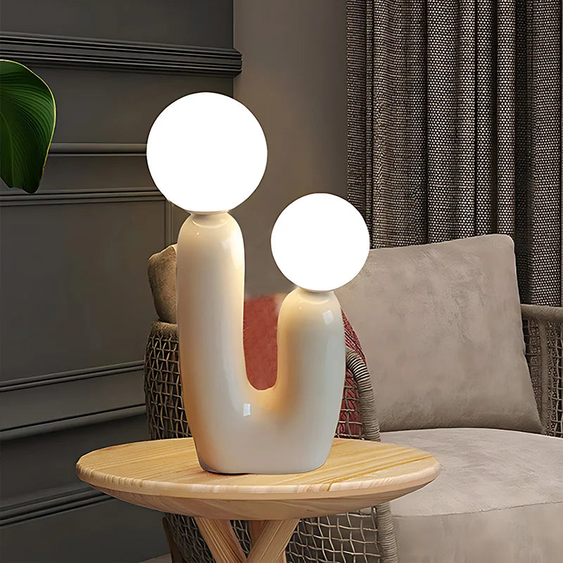 Nordic Bedroom Desk Lamp Postmodern Resin Shaped Mushroom Bed Headlight Artistic Creativity Desktop Glass Designer Lamp